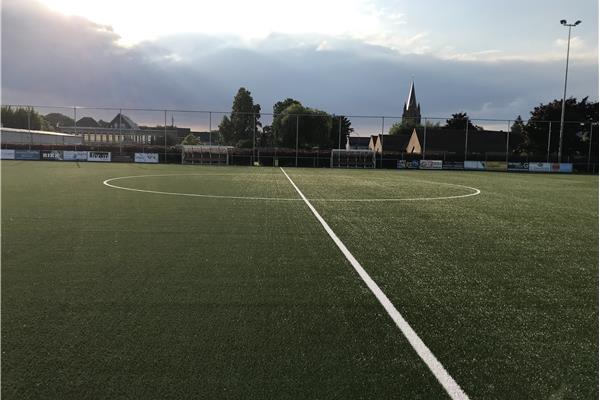 Aanleg kunstgras voetbalveld - Sportinfrabouw NV